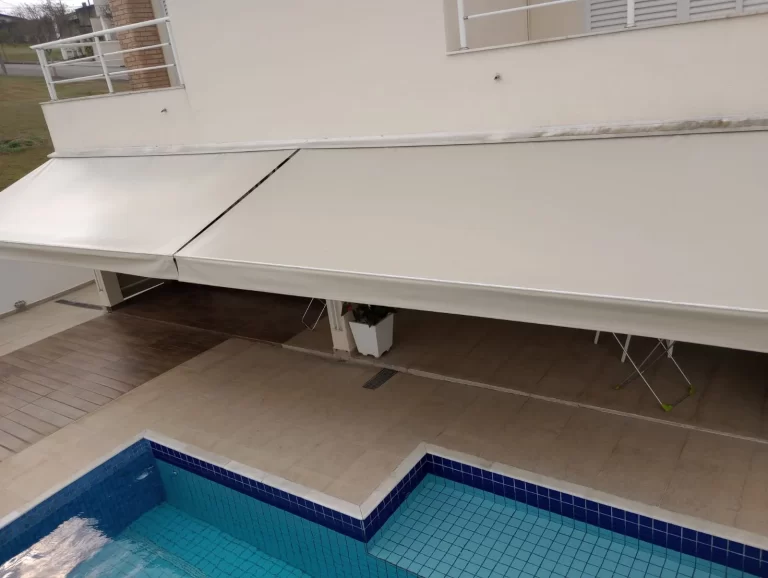 Toldo instalado em área gourmet
